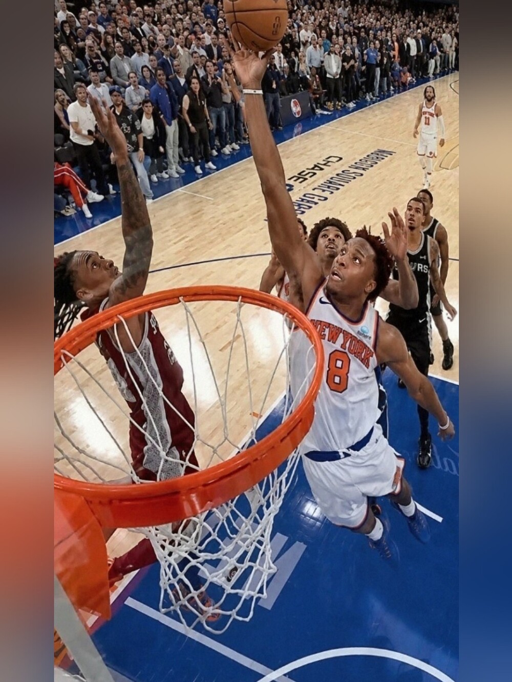 O.G KNICKS "THE TIP IN" OVER THE SPURS 8.5x11 GLOSSY NBA 2026 NO BORDERS POSTER!